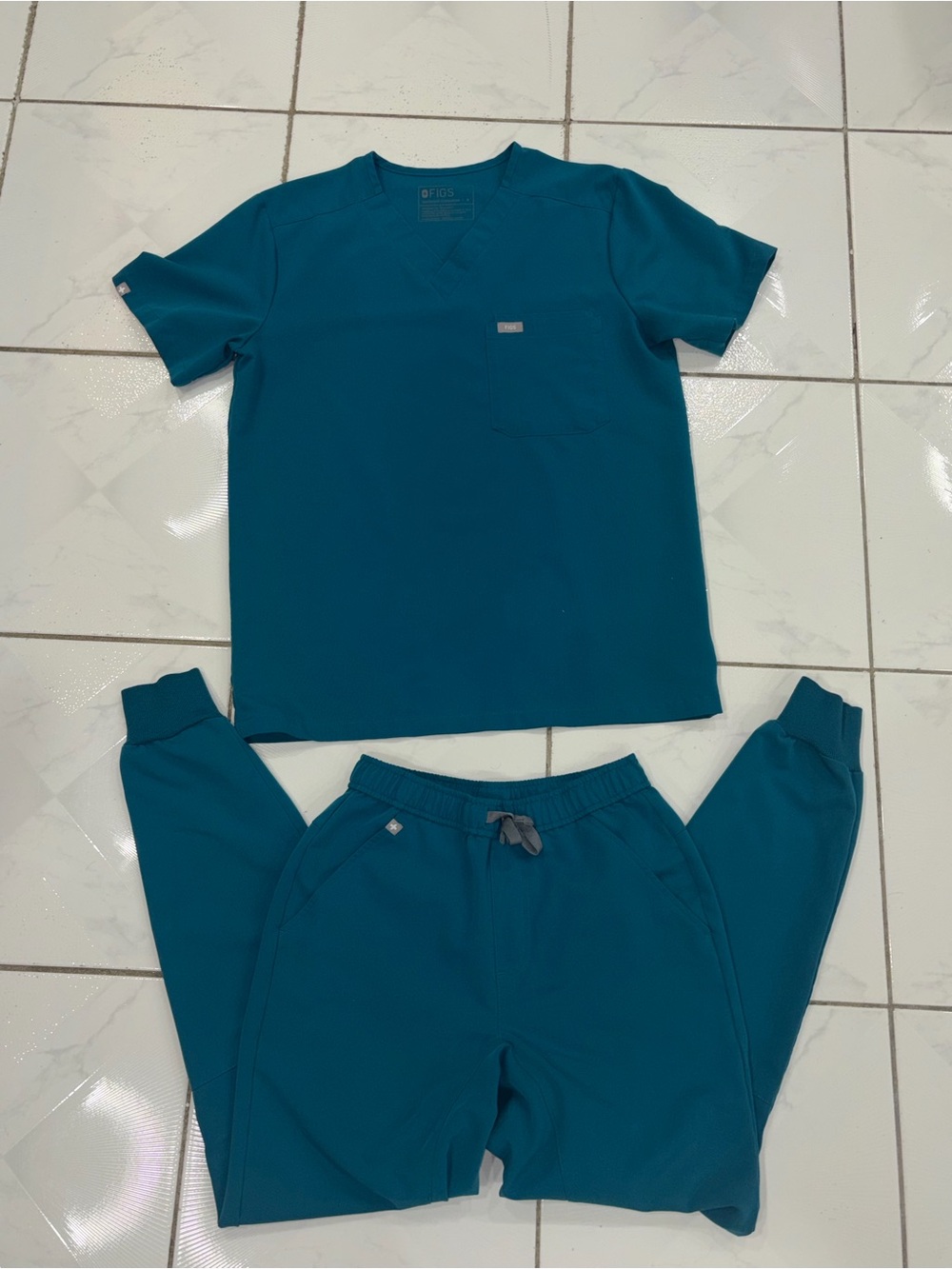 FIGS Pacific Blue Men’s Scrub Set Top (S) & Jogger Pants (XS)
